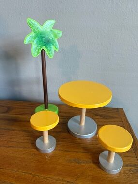 Kidcraft Wooden Dollhouse Furniture Table, Two Chairs, And Palm Tree.